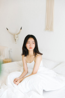 《乳环女》在线播放